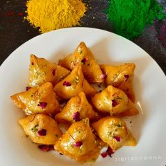 Mishti Singara or Kheeri Singara A picture of Mishti Singara or Kheeri Singara.