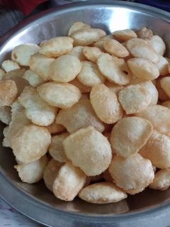 પાણીપુરી ની પૂરી(pani puri ni puri recipe in Gujarati) રેસીપી મુખ્ય ફોટો