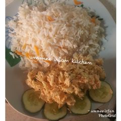 A picture of White rice n simple coleslow.