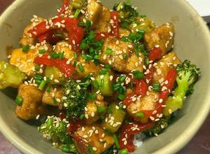 Foto de Donburi de Tofu Teriyaki