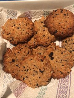 Una foto de Galletas de avena con chocolate y almendras