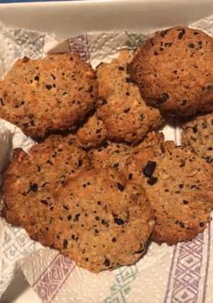 Una foto de Galletas de avena con chocolate y almendras