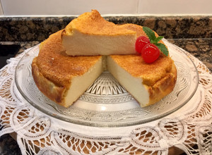 Foto principal de Tarta de queso fresco (o ricotta), manzana y Baileys