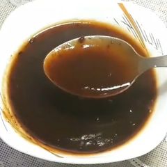 A picture of Imli ki khatti mitthi chutney.