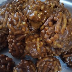 A picture of Sev laddoo.