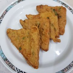 A picture of Bread pakoda.