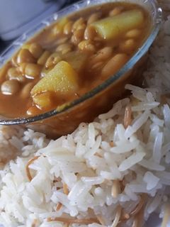 صورة لوصفة فاصوليا بيضاء مع رز😋