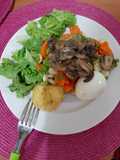 Ensalada de verduras y champiñones salteados