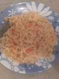 Masa tradicional para fideos con una salsa simple de tomate