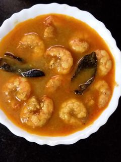 कोलंबी कालवण (Kolambi Kalvan Recipe In Marathi) रेसिपी चे मुख्य फोटो