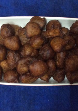A picture of Fried banana balls.