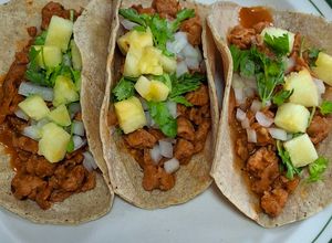 Una foto de Tacos al pastor de soya