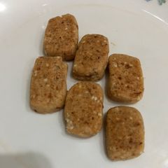 A picture of Diet biscuits with brown sugar, sesame, flex seed 🧇 🧇.
