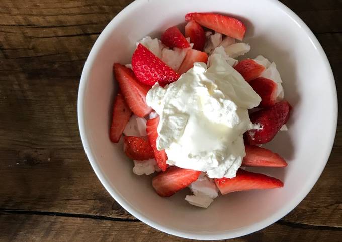 Eton mess - strawberry in season