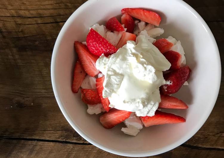 Eton mess - strawberry in season