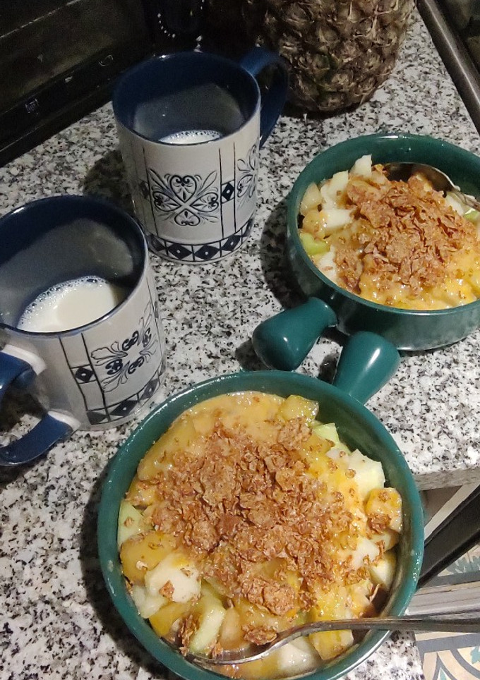 Una foto de Frutas blancas con yogurt y cereales