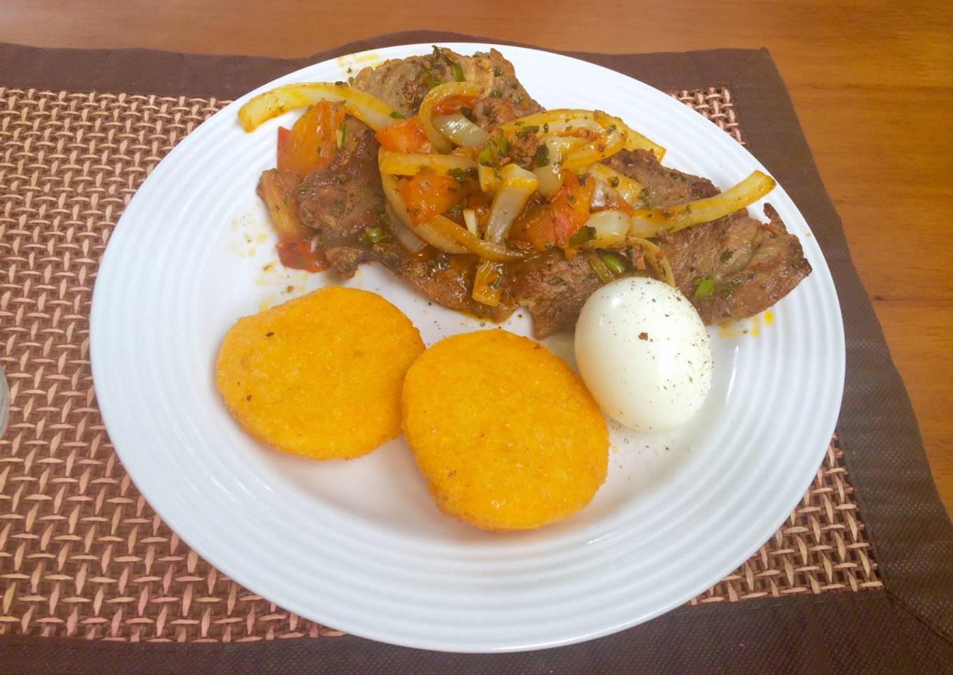 Bistec Encebollado