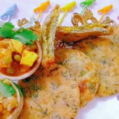Methi Kachori A picture of Methi Kachori.