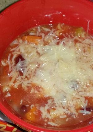 A picture of Slow cooker vegetarian pasta fagioli.