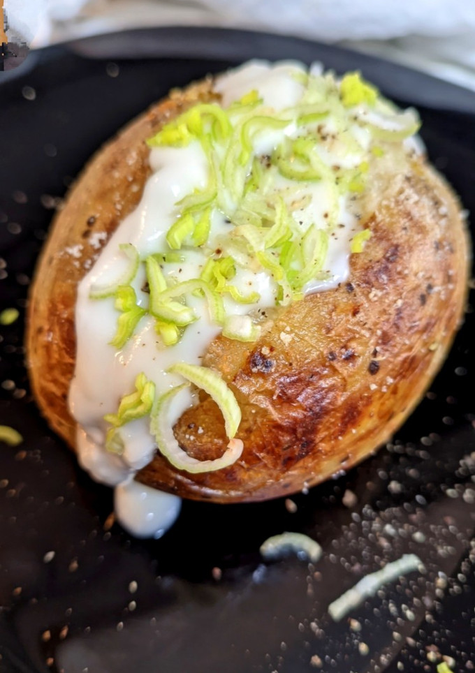 Una foto de Patatas crujientes rellenas con puré de puerro y bacon en airfryer