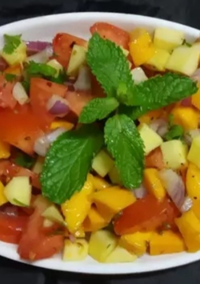 A picture of Mango Cucumber Salsa.