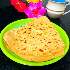 A picture of Saunf and chini ka paratha.