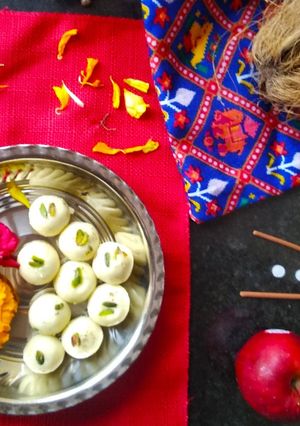 A picture of Pista Elaichi peda.