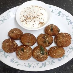 A picture of Farali Handvo balls.