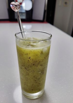 奇異果蜂蜜奇亞籽果汁 的食譜成品照片