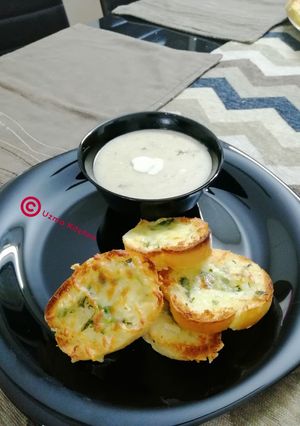 A picture of Cheesy Garlic Bread.