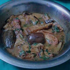 A picture of Fish brinjal curry.