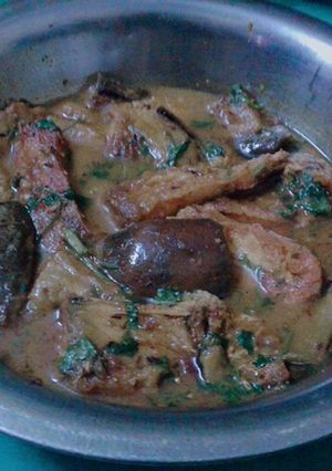 A picture of Fish brinjal curry.
