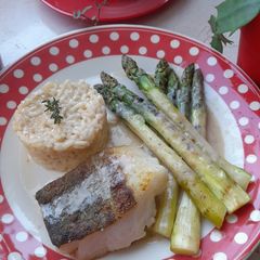 A picture of Skrey, asparagus and risotto.