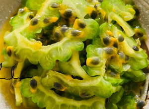 蜂蜜百香涼拌苦瓜/素 的食譜成品照片