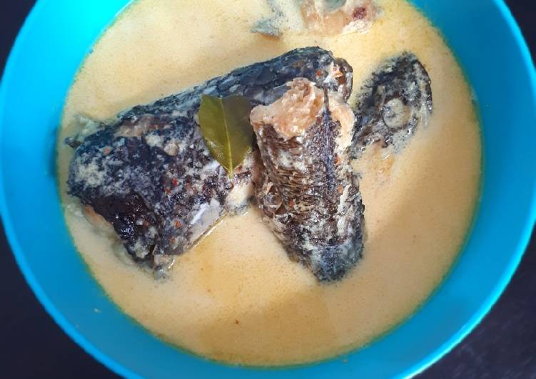 Gulai kepala ikan gabus