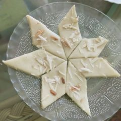 A picture of Kaju Katli.
