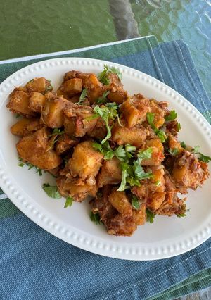 कच्चे केले की सब्ज़ी रेसिपी मुख्य फोटो
