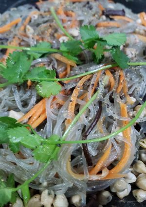 Hình của món Hến xào miến.