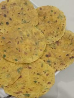 મેથી ના થેપલા (Methi Thepla Recipe In Gujarati) રેસીપી મુખ્ય ફોટો
