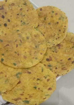 મેથી ના થેપલા (Methi Thepla Recipe In Gujarati) રેસીપી મુખ્ય ફોટો