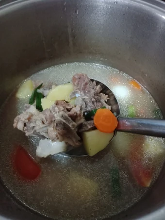 Cara Mudah Membuat Resep Sup Sapi Wortel Kentang Berempah yang Enak