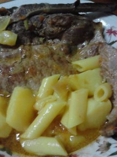 Una foto de Guiso de Chuleta de cabeza de cerdo a la hierbabuena