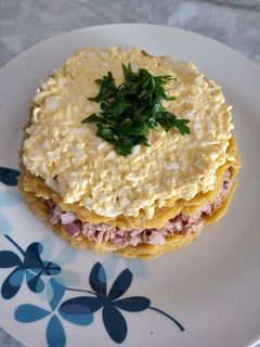 Una foto de Causa de plátano y atún