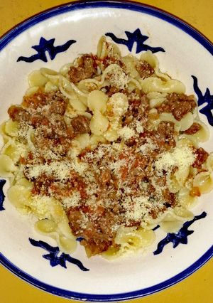 Una foto de Corbatitas en Salsa de tomates y carne