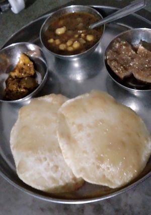 A picture of Chole Bhature.