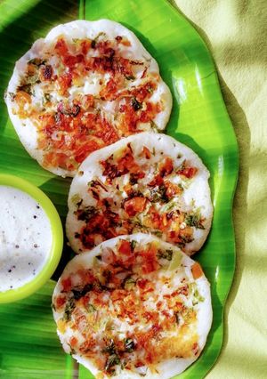 A picture of Vegetables Uttapam.