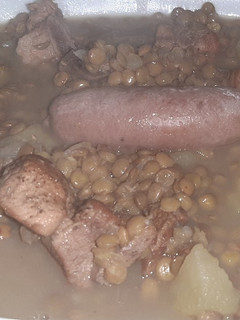 Una foto de Lentejas con longanizas caseras