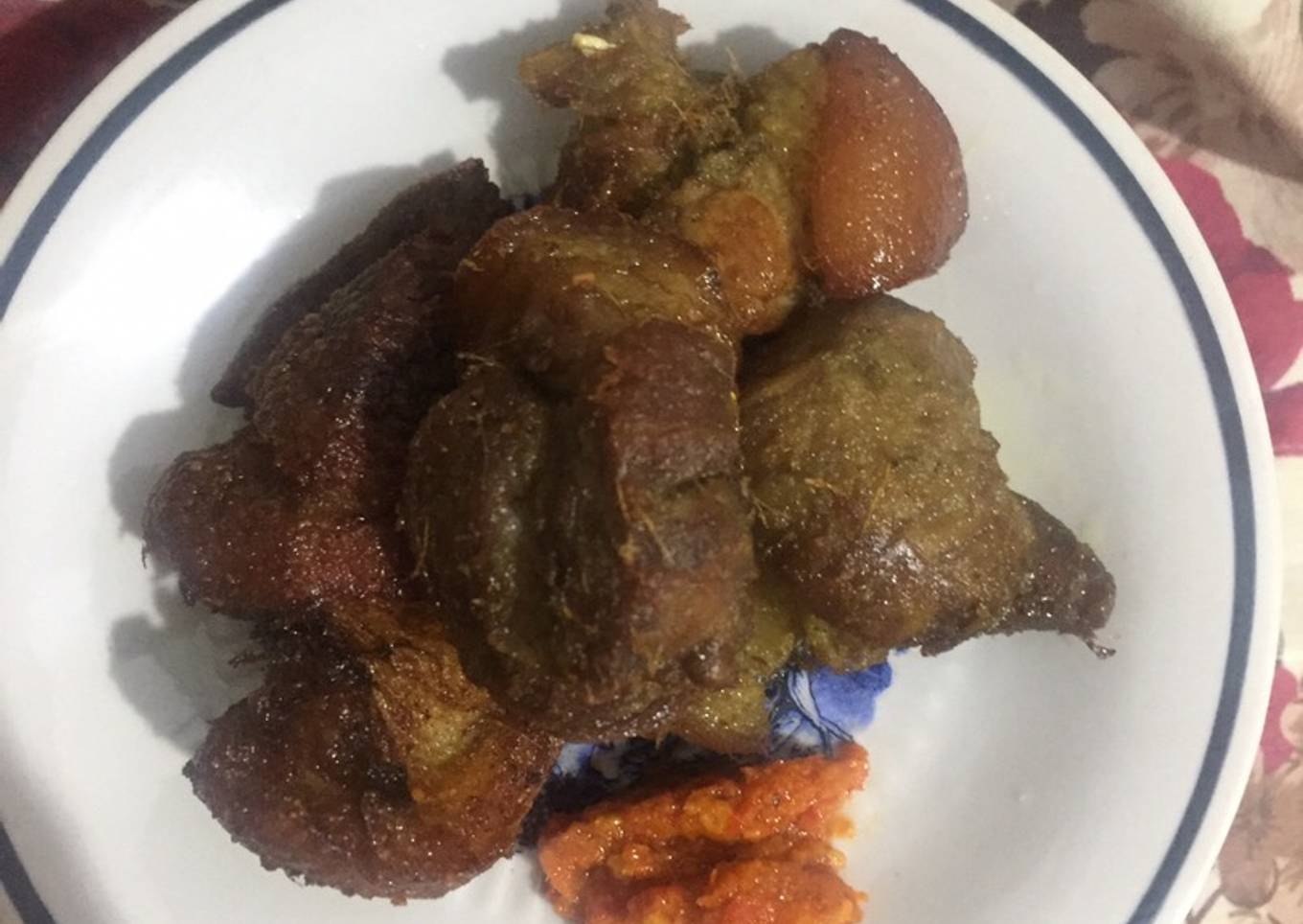 Kaki babi goreng non Halal