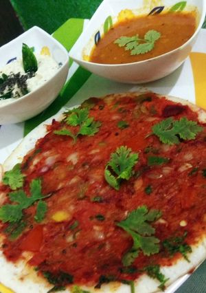 મસાલા ઉત્તપમ(Masala Uttapam Recipe iN Gujarati) રેસીપી મુખ્ય ફોટો