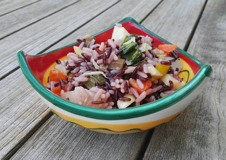 Vegetarian rice salad